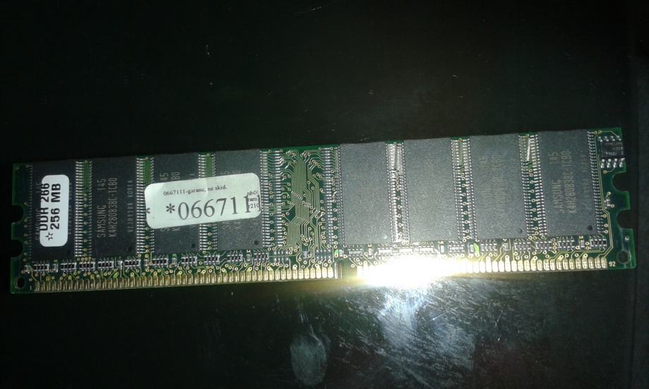 RAM memorija DDR226-256mb