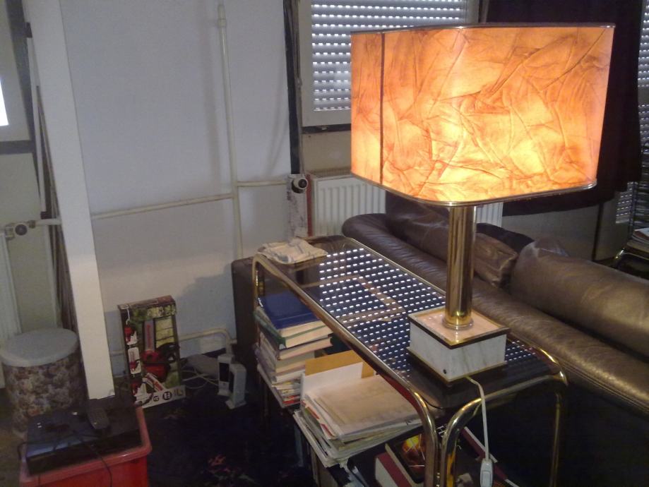 Lampa stolna dizajnerska