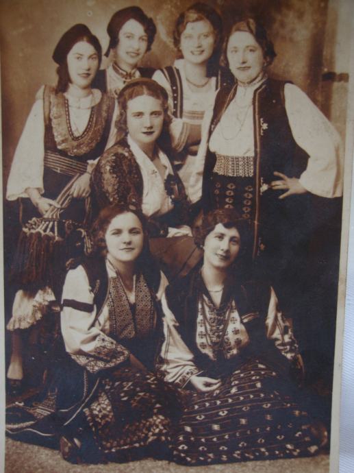 SUŠAK - NARODNA NOŠNJA fotografija iz 1933. godine sa plesa