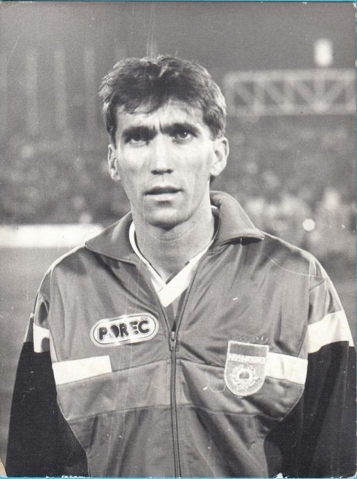 ZLATKO VUJOVIĆ (Hajduk Split) stara orig. nogometna fotografija 1980s
