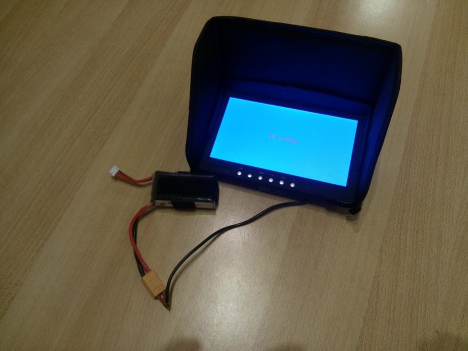 FPV monitor 7" sa ugrađenim receiverom 5.8GHz.