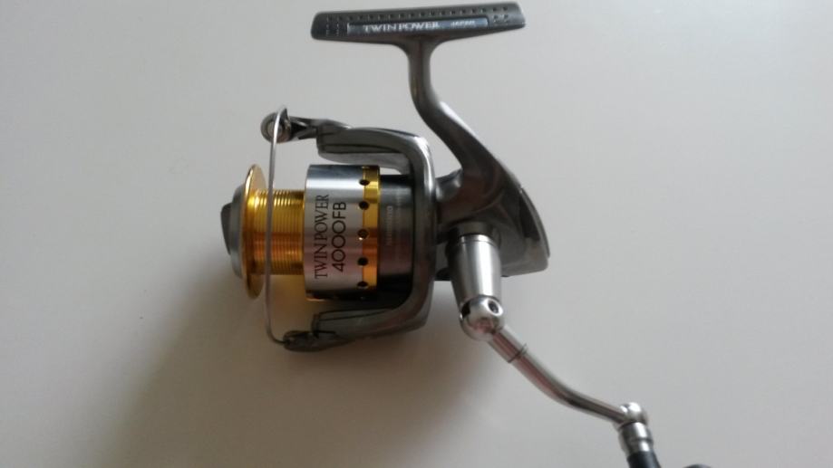 Angelrolle Shimano Twin Power 2500 XT-RB (Gebraucht) in Dietikon für