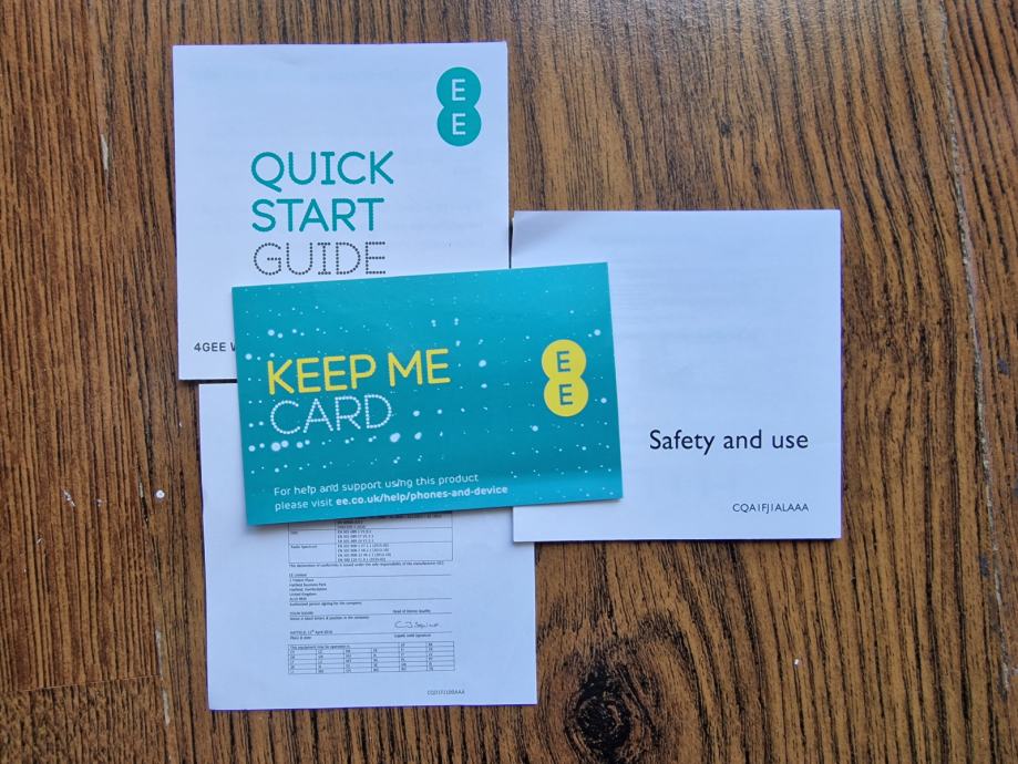 EE 4GEE Wifi Mini MBB EE40VB Portable WiFi hotspot modem.