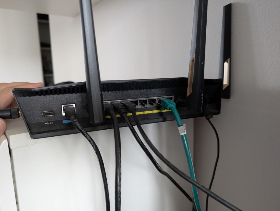 Top WiFi 6 router ASUS RT-AX88U: 9 LAN portov 802.11ax MU-MIMO OFDMA
