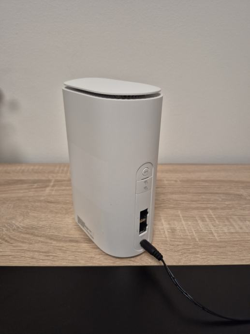 Slika Cat ZTE MC801A 5G Router – LTE Cat.22 (do 3.8 Gbps), Wi-Fi 6,