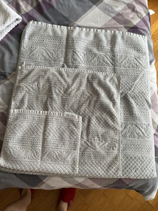 12kom sivih ručnika u tri velicine