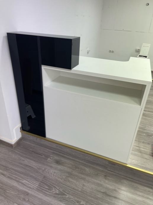 Pult/recepcija za salon/ured