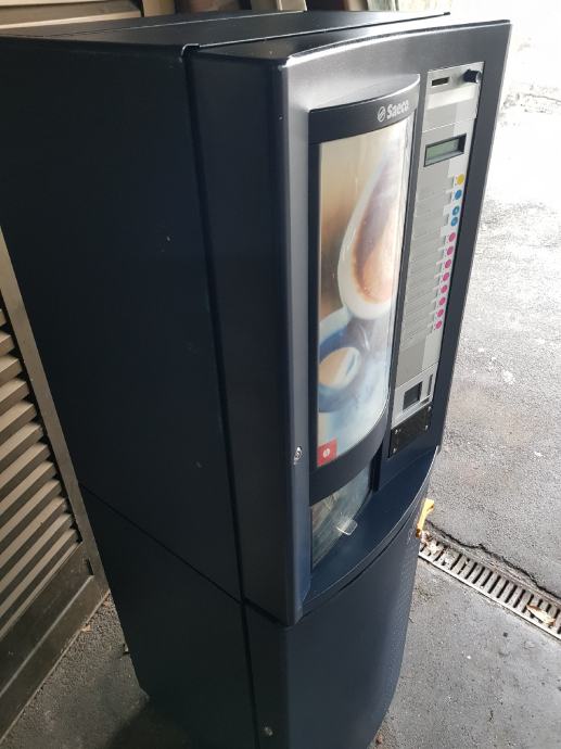 Samoposluzni aparat Saeco 8p