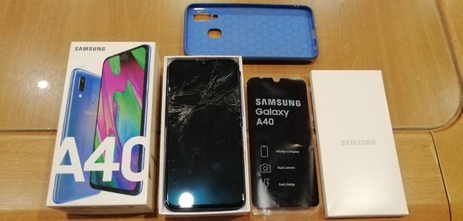 Samsung Galaxy A40, slomljeno staklo