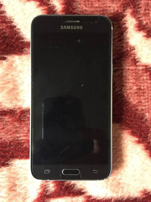 Samsung Galaxy J3 crni u odlićnom stanju