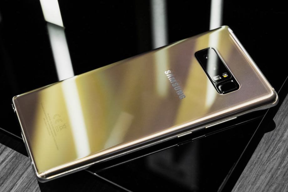 Samsung Galaxy Note 8 gold