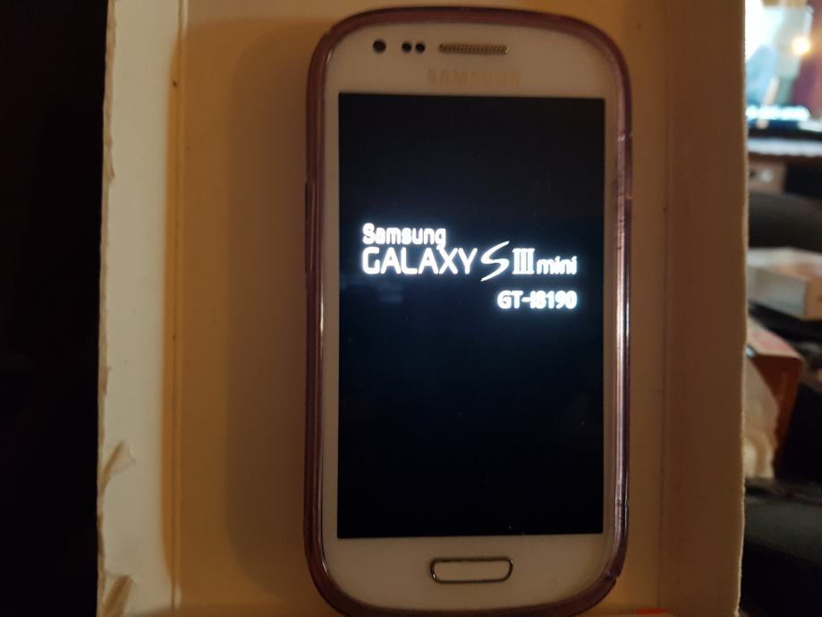 Samsung Galaxy S3 mini dobro stanje na sve mreže,prima sve SIM kartice