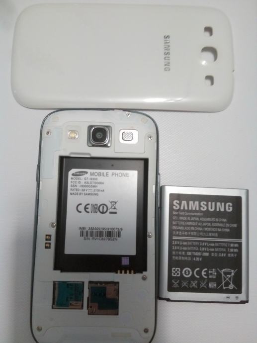 SAMSUNG S3 I9300,White- povoljno!