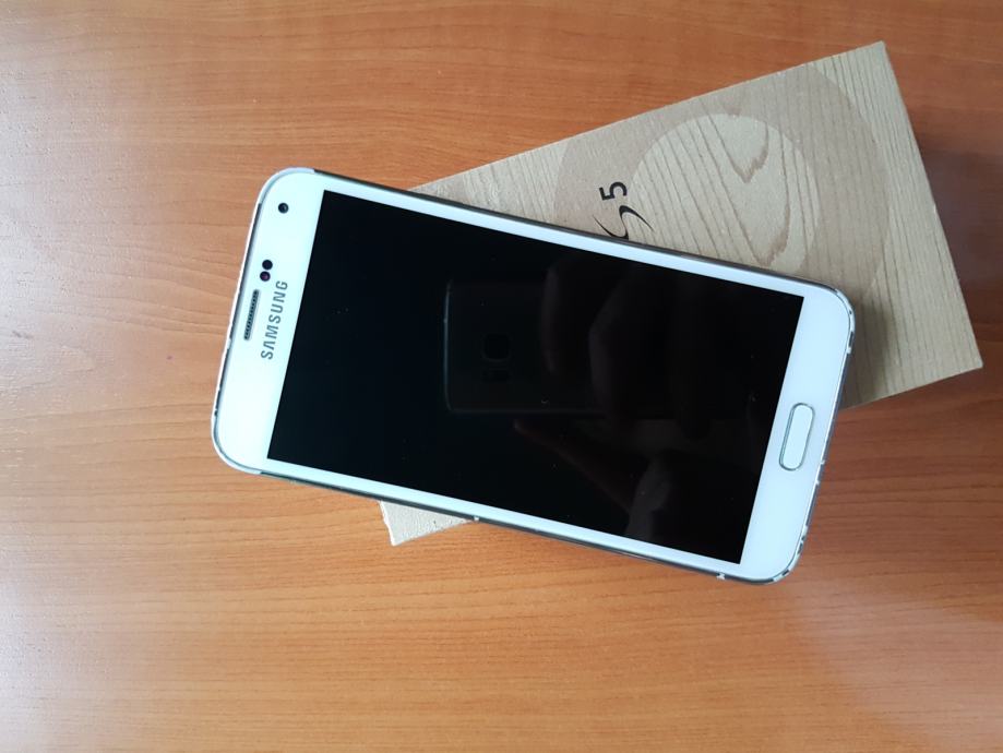 Samsung Galaxy S 5 , otključan na sve mreže , odlično očuvan