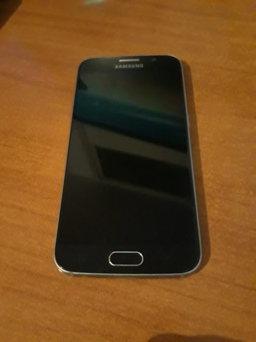 Samsung Galaxy S6(nova baterija) 64 GB + samsung gear vr uz njega