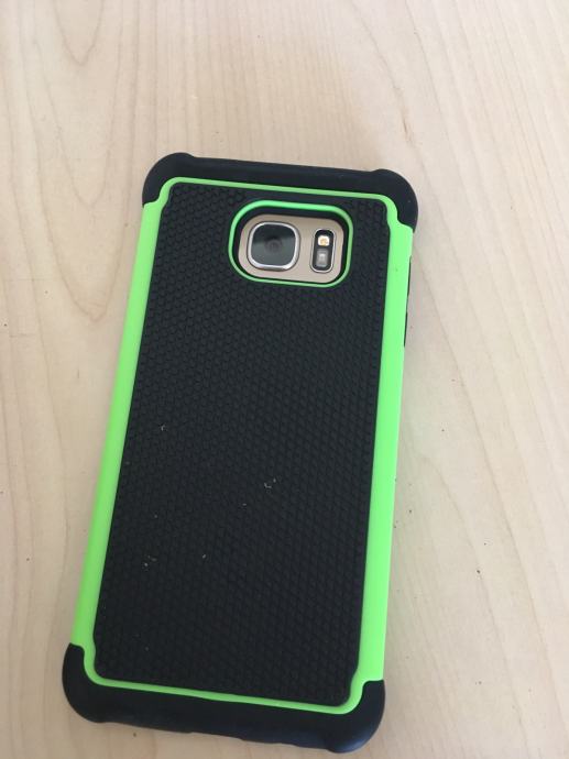 Samsung S7 edge (ekran ima crtu ali sve drugo ispravno i ocuvan)