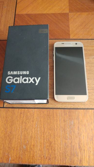 Samsung Galaxy S7 Gold - kao novi