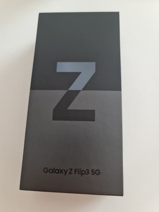 Samsung Galaxy Z Flip 3 5G,128 gb,crni ,novi