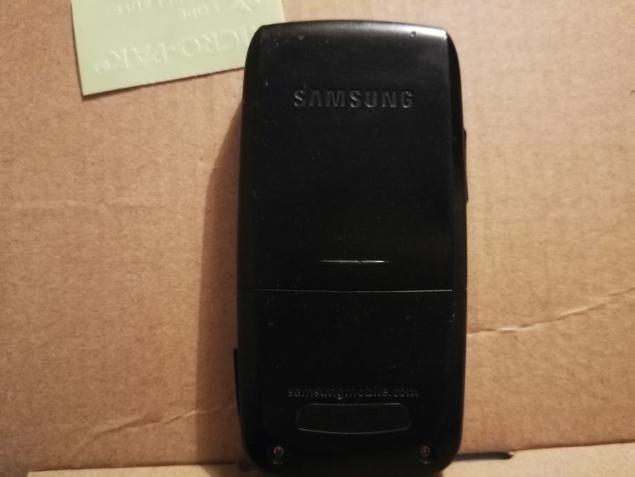 samsung-e250i-u-odli-nom-stanju-na-sve-mre-e-black-edition-kao-nov
