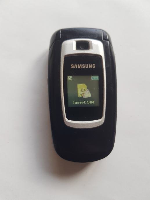 Samsung X670,097/098/099 mreže,sa punjačem --baterija odlična