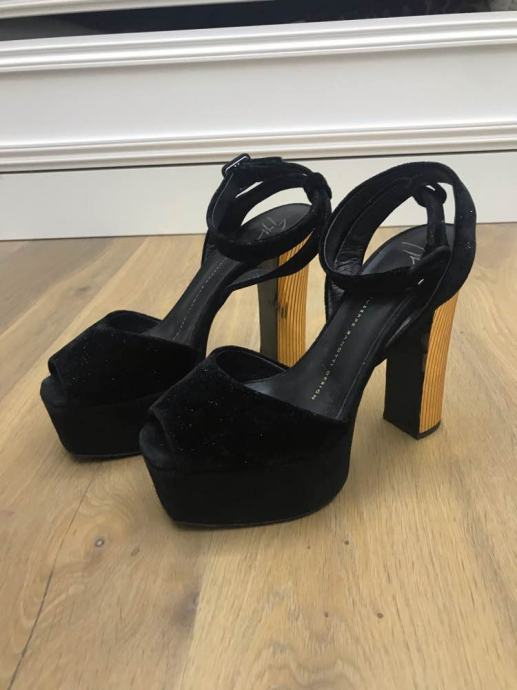 Sandales Giuseppe Zanotti En Daim Noir - Taille UE 37,5 (US 7) - Découpe Laser & Festons - Occasion Excellent état