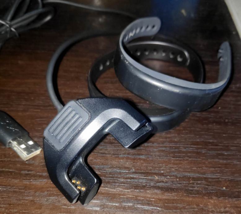 USB kabel za punjenje / spajanje Garmin VivoSmart + 2 narukvice