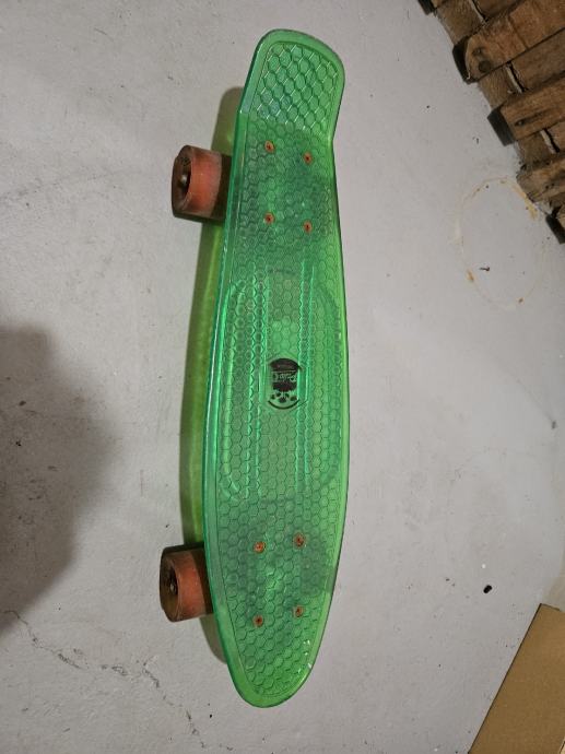 Penny board sa svjetlećim kotačima