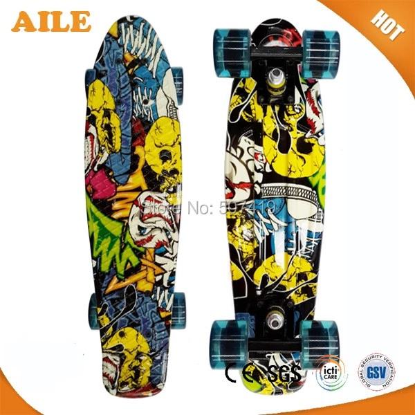 Skateboard Penny Captain America - Planche Plastique 55 Cm Avec Graphisme Marvel, Roues PU ABEC-7