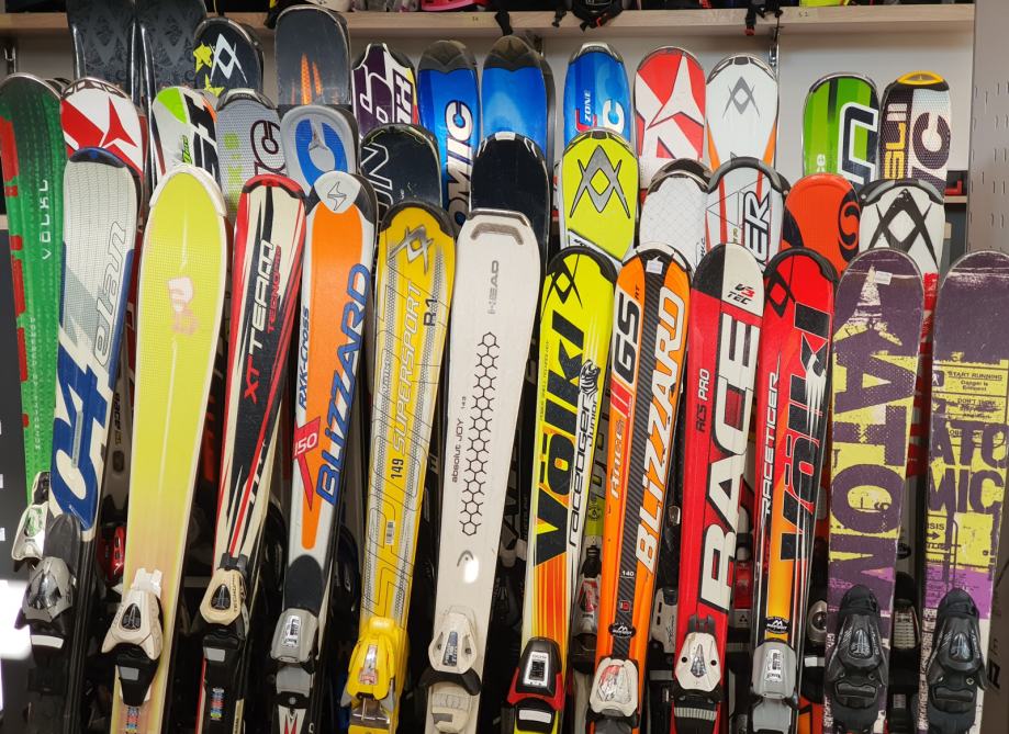Rasprodaja skija i ski opreme iz najma
