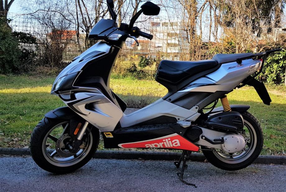 Aprilia SR 50 R 49 cm3, 2008