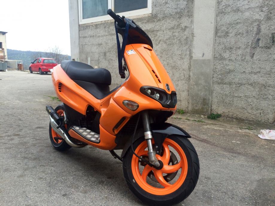 Gilera Runner 50 + Malossi sporty kit, 2003 god.