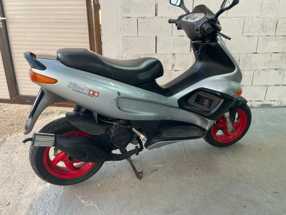 Piaggio Runner 50 Purejet Scooter Gilera Purejet 50 Runner 50 2007 - Main Image