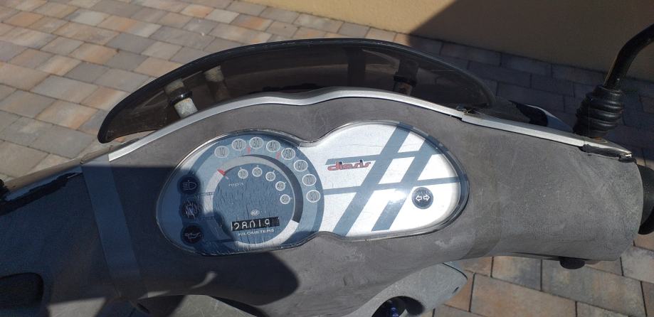 Piaggio Diesel Scooter Seat Cover – Black Leatherette, Made In Italy