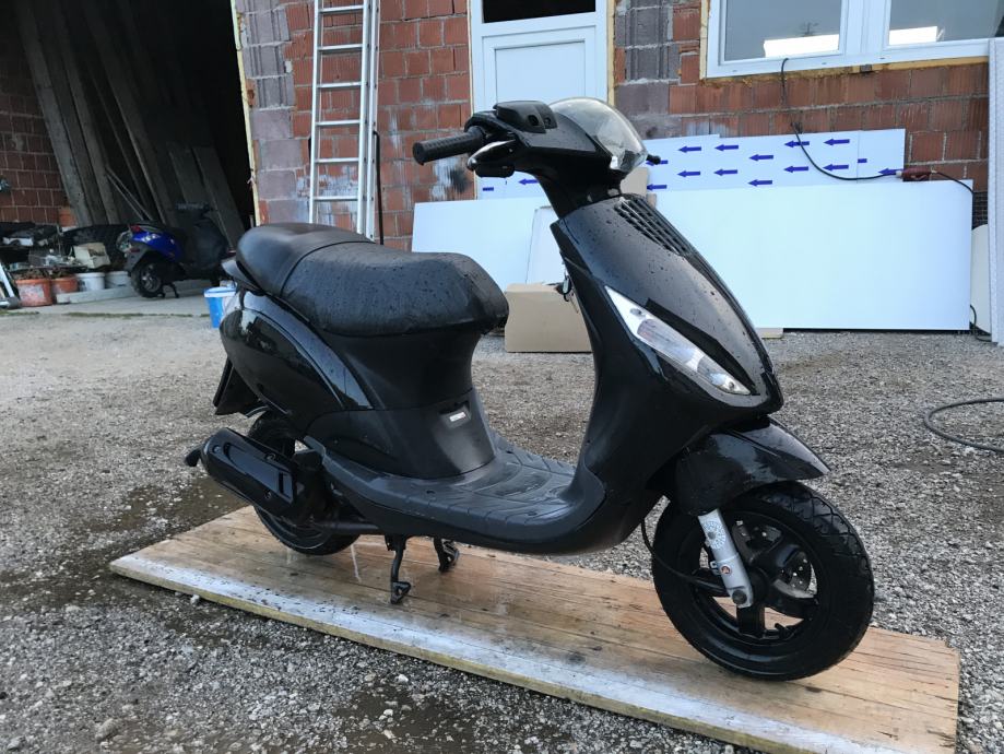 Piaggio ZIP 50 2t Sport 49 cm3, 2011