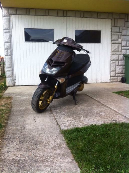 YAMAHA Kit Chaine, Pignon et Couronne - Une Gamme complète pour votre YAMAHA