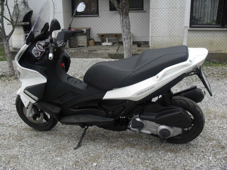 Insignia 54mm Gilera Insignia Original Gilera Nexus 500 - Número