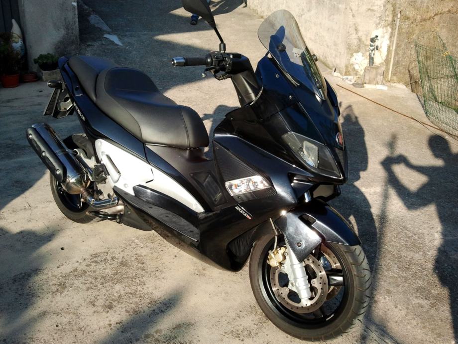 Motorcycle Gilera Nexus 2009 Nexus 500 Sp GILERA NEXUS 500 BIKE-ECO