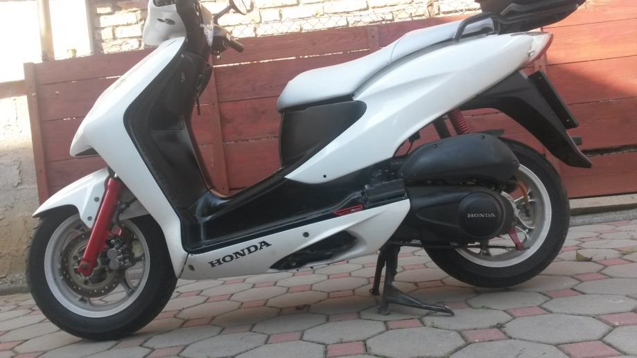 Honda dylan 150