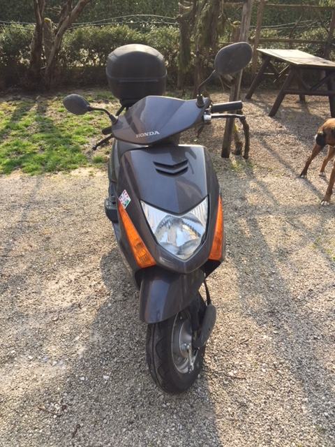 Honda LEAD 100 100 cm3, 2004 god.