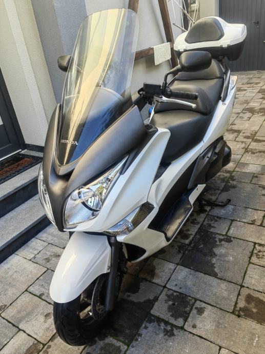 Honda Sw-t 400 silverwing 399 cm3, 2009 god.