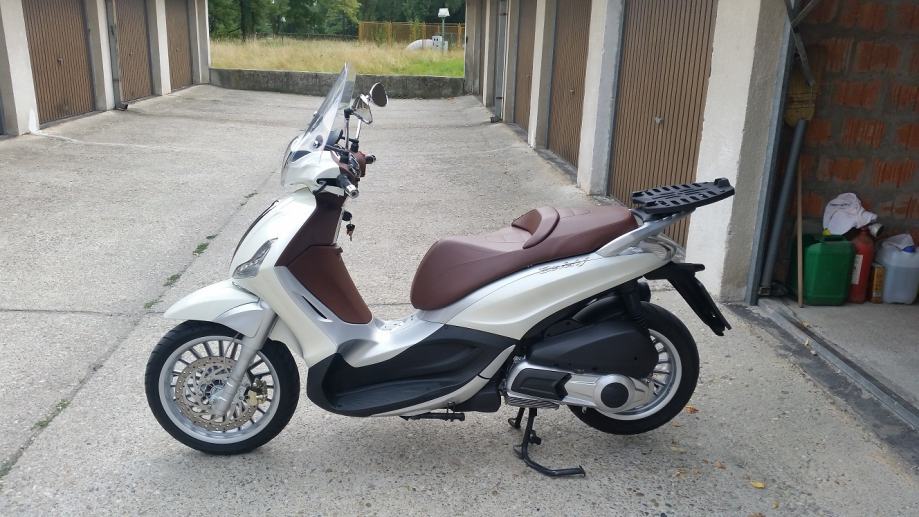 Piaggio Beverly 300 IE (2010) Front Headlight Chrome Frame – New, Made In Italy