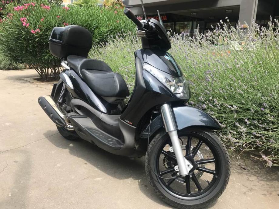 Motorcycle Piaggio Beverly 400 2007 Beverly 400 Scooter 400 Usati