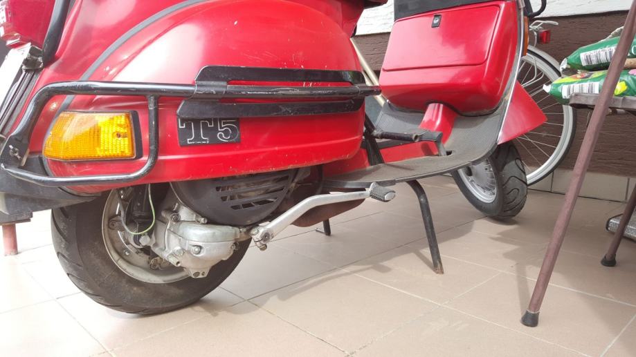 Black Metal Headlight Guard Cage For Piaggio Vespa T5, Excel 150 & LML Scooters