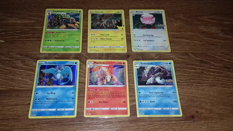 Pokemon lot od 21 različite holo karte (bez duplikata)