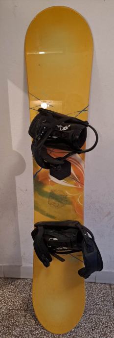 Snowboard Burton s vezovima, malo korišten, 153cm