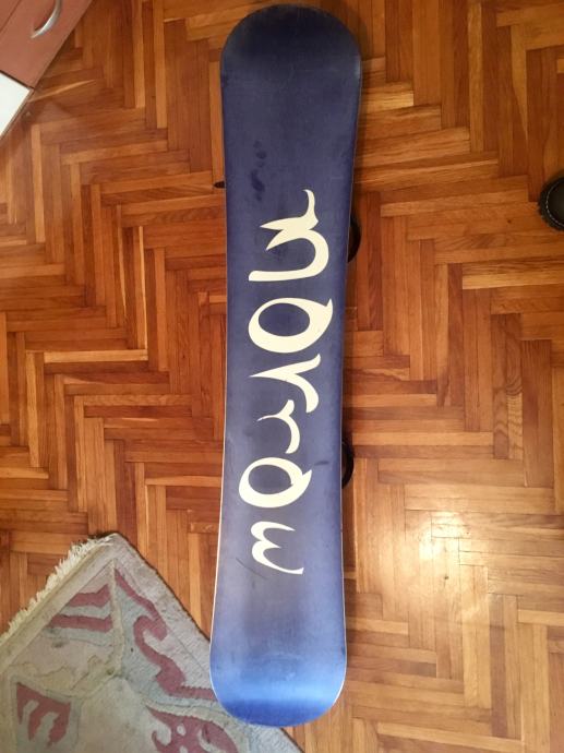 Snowboard Morrow 153 cm i vezovi Head.