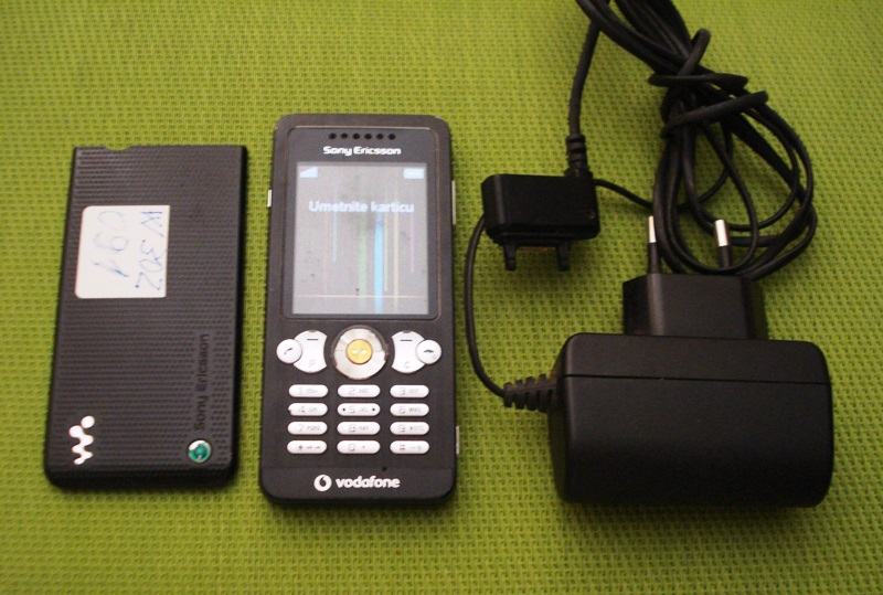 Mobitel SONY ERICSSON W302 - radi na mreže: 091 i 092  KARLOVAC