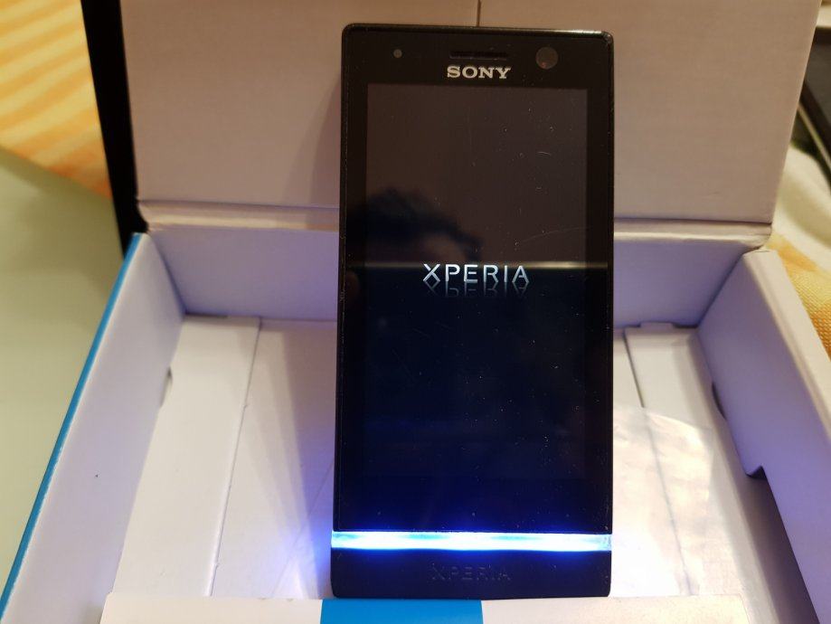 Sony Xperia U ST25i odlično očuvan na T-MOBILE mrežu(097,098,099,SIM)!