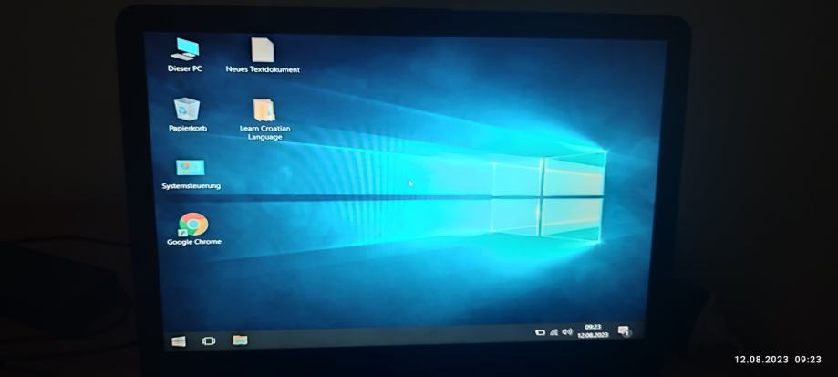 Sony laptop windows 10 s tečajem hrvatskog jezika