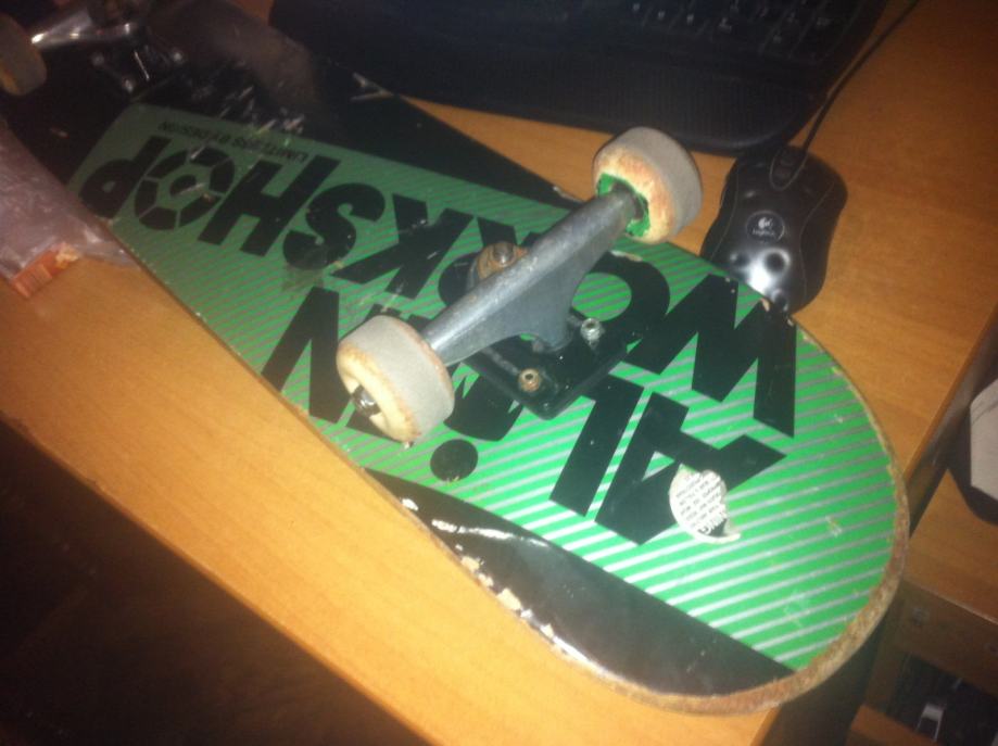 Skateboard Complet Alien Workshop 8.0 - Modèle Priest Red, Bleu - Neuf